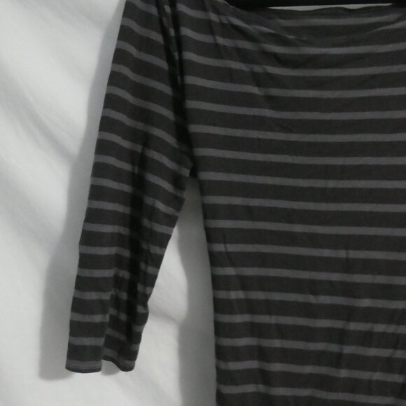 H&M | medium | Striped Shirt With Matching Tie Waist Front - Picture 13 of 14